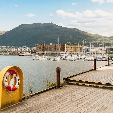 Dinbnb I Oasis, Workspace & Elevator! * Bergen