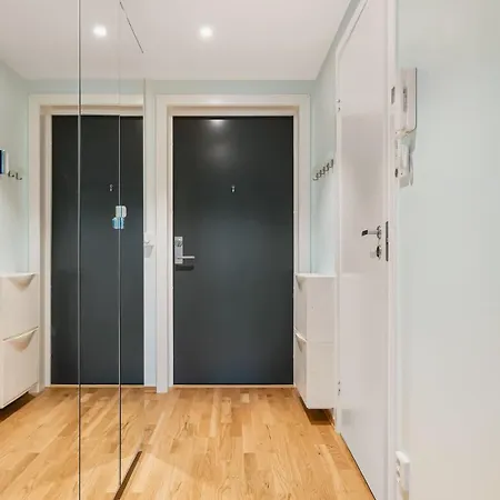 Dinbnb I Oasis, Workspace & Elevator! 公寓 *